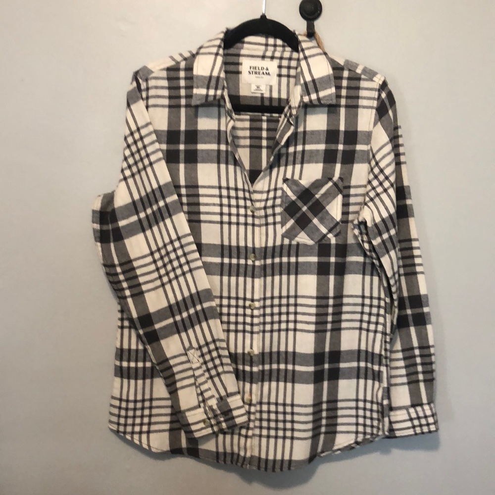 Brand new woman’s size M field and stream button up grey and white flannel